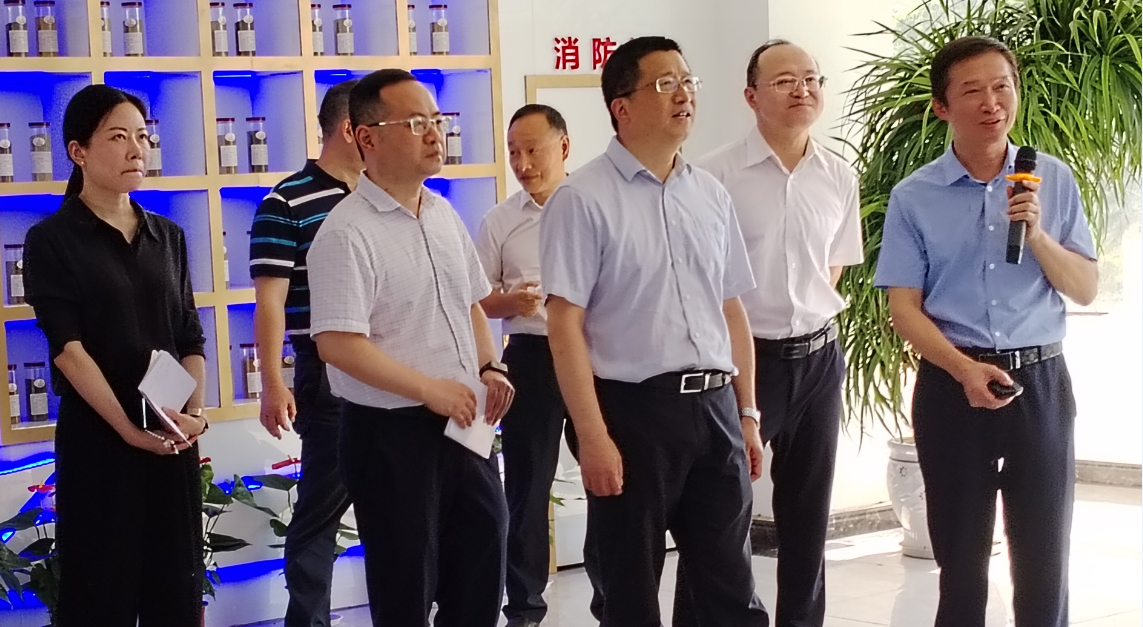 四川證監(jiān)局黨委書(shū)記、局長(zhǎng)唐理斌一行來(lái)公司調(diào)研